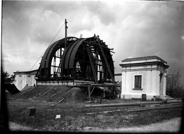 Photo-No.: St10215
Meridiankreisgebäde im Bau
Date taken: 1909-05-14 St10215