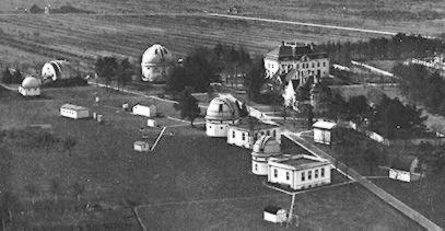 (20 kB Luftbild der alten
Sternwarte in Bergedorf)